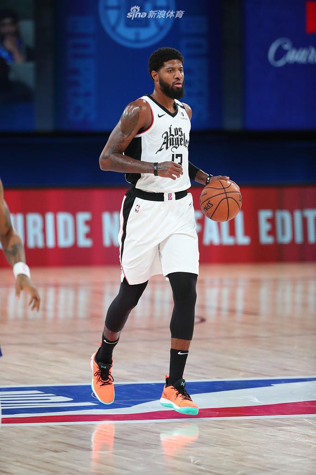 无数球迷的 无数球迷的