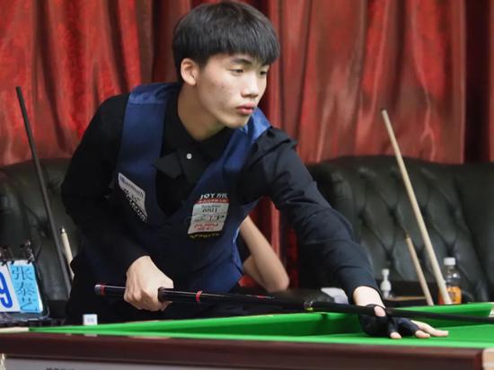 现代足球的 现代足球的