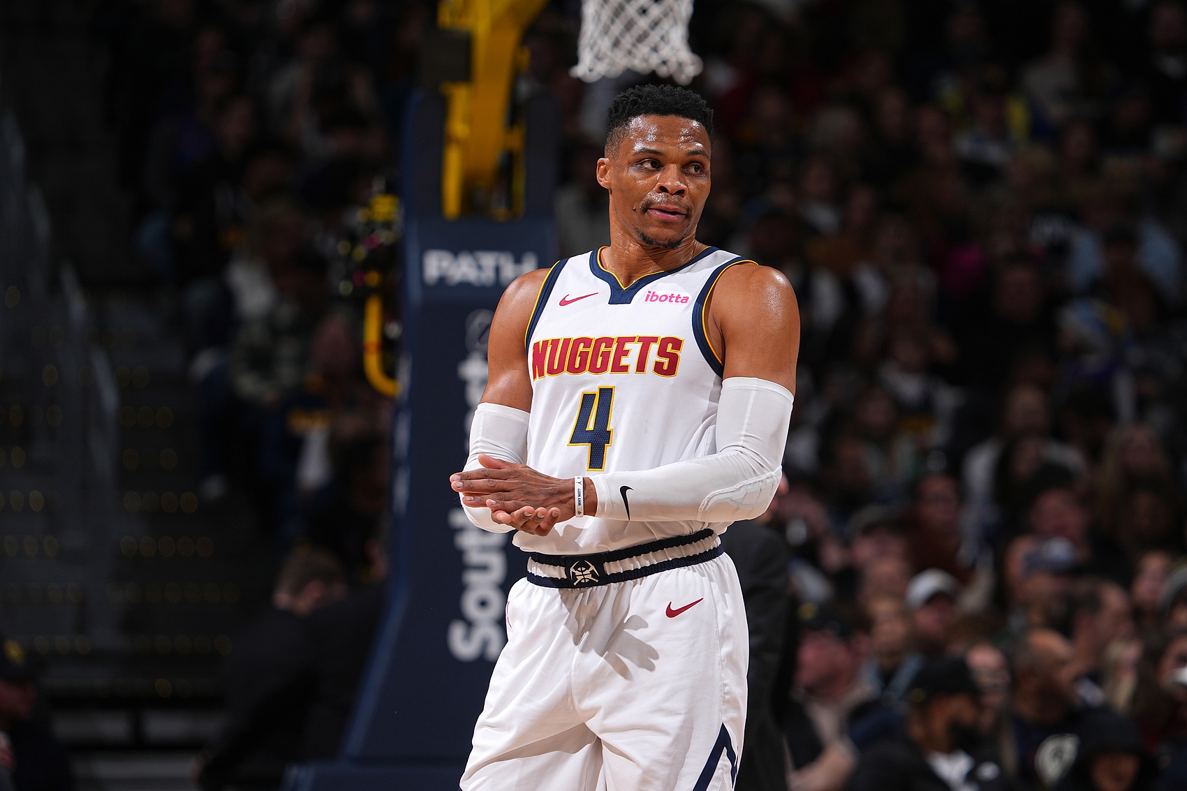 约基奇突然 约基奇突然